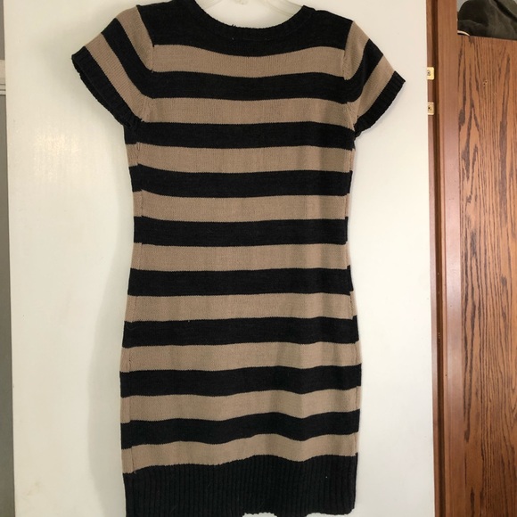 Ambience Apparel - Top/Dress - Picture 3 of 3